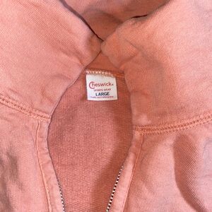 Cheswick sports crewneck. Super comfy just doesn’t fit me well only worn once.
